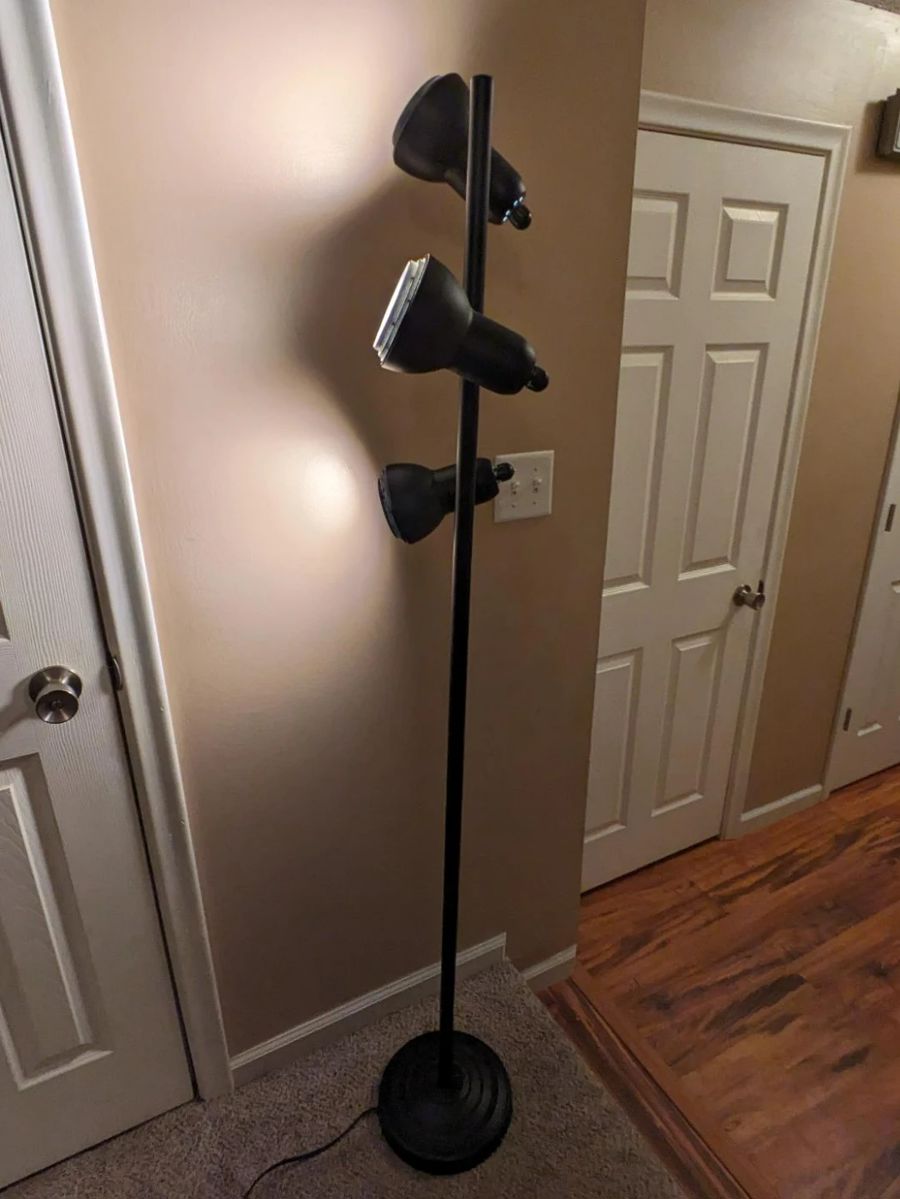 3 bulb lamp