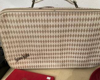 Vintage Neiman Marcus case, fabulous and in great condition!!