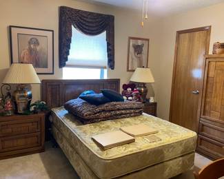 Looking into the second bedroom. 