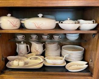 Mid-Century Winfield porcelain hand crafted in the USA, large set with serving pieces