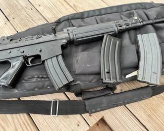 Comes with soft case and 3 Magazines