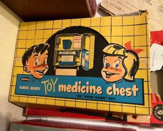 Vintage Toy medicine chest in original box