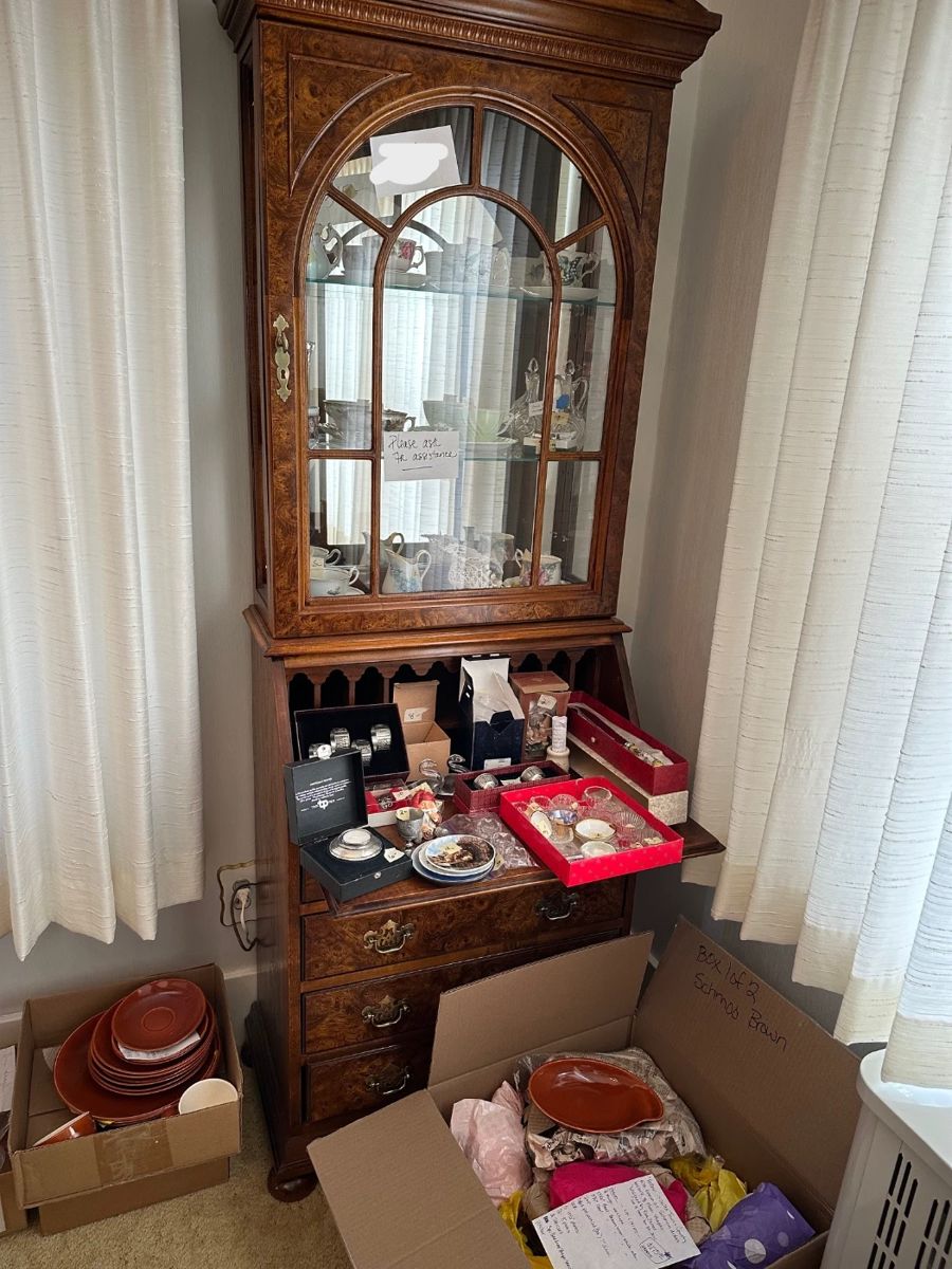 Estate Sale with Antiques in Hibbing, MN starts on 4/6/2024