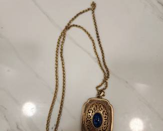 AVON LOCKET