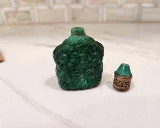ANTIQUE SNUFF BOTTLW