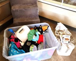 Pet supplies