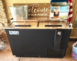 Avantco drink cooler - works great