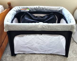 Lomiere portable baby crib