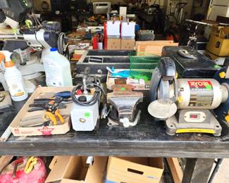 Vacuum pump, grinder