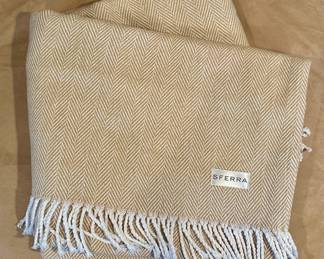 Sferra Throw