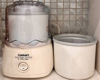 Cuisinart Frozen Yogurt/Ice Cream Maker