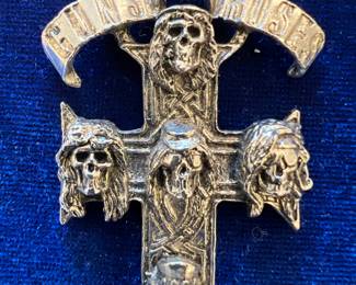 Guns & Roses Pendant 
