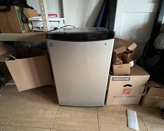 Mini fridge - perfect for college students