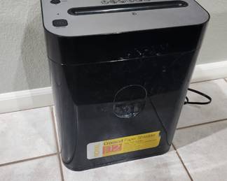 12-Sheet Crosscut Paper Shredder