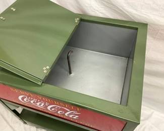 CLOSEUP CLEAN INSIDE VIEW