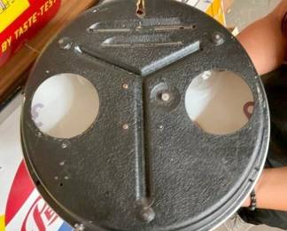 BACKVIEW NUGRAPE CLOCK