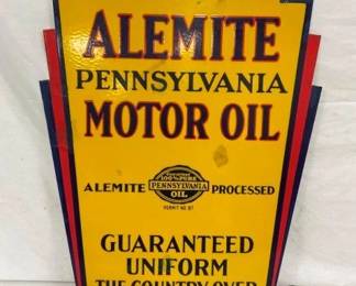 CLOSEUP VIEW OTHERSIDE