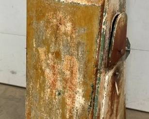 MODERN METAL PRODUCT OIL CABINET 