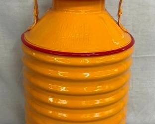 BACK VIEW SHELL STATION CAN