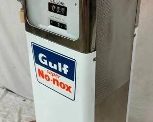 GULF CROME TOP BENNETT 748 GAS PUMP