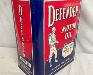 CLOSE UP VIEW W/MILITARY MAN