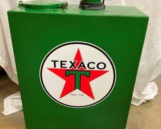 CLOSEUP VIEW TEXACO PUMP