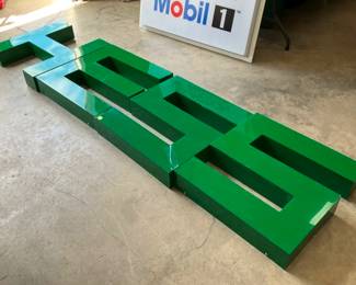 HESS PLASTIC LETTER SIGN