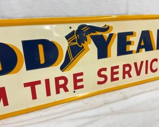 CLOSEUP VIEW W/ WING