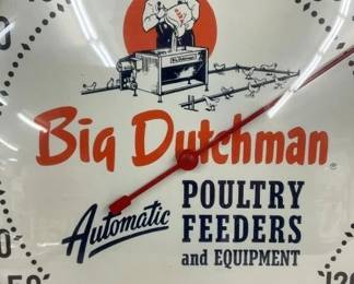 CLOSEUP VIEW THERMOMETER