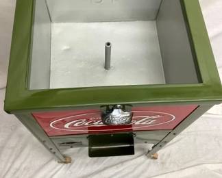 CLOSEUP CLEAN INSIDE VIEW