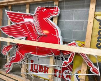 OUTSTANDING ANIMATED NEON PEGASUS