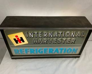 MEASURES 24X13 W/ 7IN CAN