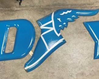 CLOSEUP VIEW W/ SHOE