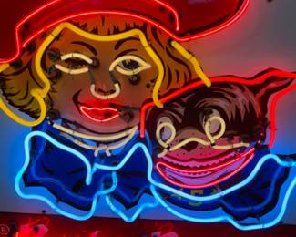 CLOSEUP VIEW - W/GREAT NEON COLORS 