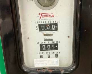 CLOSEUP VIEW TOKHEIM GAS PUMP