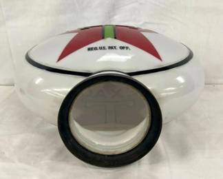 CLOSEUP BOTTOM VIEW PUMP GLOBE