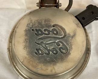 CLOSE UP INSIDE BOTTOM 