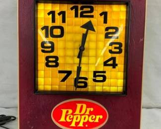 PLASTIC DR.PEPPER LIGHTUP CLOCK