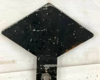 CLOSEUP VIEW OTHERSIDE