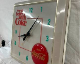 DOES HAVE FEW CRACKS