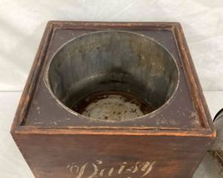 INSIDE VIEW ICE CREAM CHEST