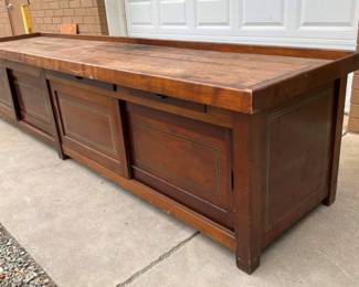 CLOSE UP VIEW W/2-DRAWERS