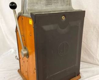 CLOSEUP VIEW OTHERSIDE