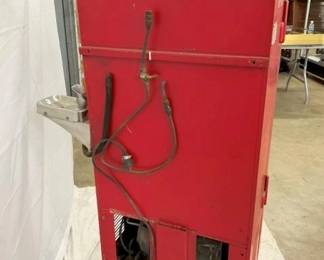 CLOSEUP OTHERSIDE VIEW