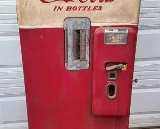1940'S 10 CENT COCA-COLA MACHINE 