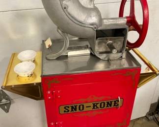 CLOSE UP VIEW ICE SHAVER W/CART