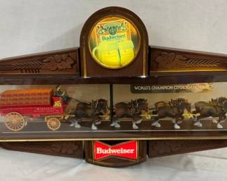 HANGING BUDWEISER LIGHTUP CLOCK