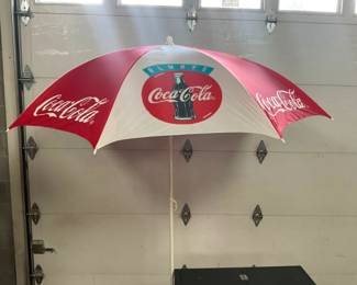 CLOSE UP VIEW UMBRELLA