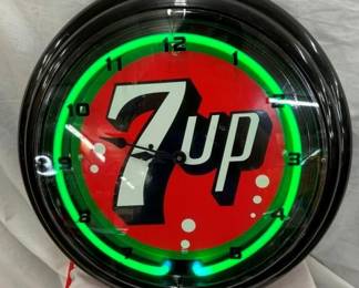 18IN. 7-UP NEON CLOCK