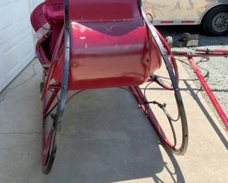 COMES WITH BRACKETS/WHEELS FOR PARADES